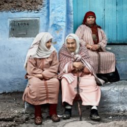 "Tres ancianas en Chaouen" - MG Abadía - 131115